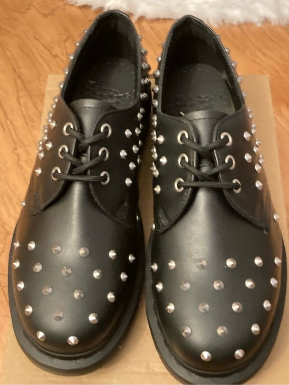 New Dr. Martens 1461 stud shoes Womens  9 Men’s 8 new - Picture 2 of 7